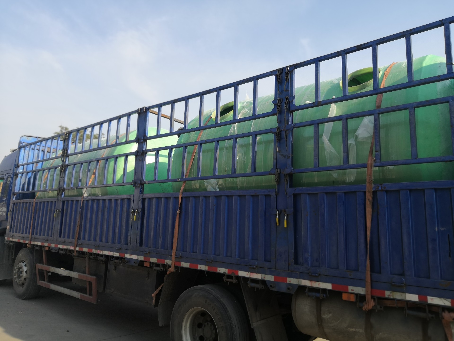 臨河纏繞玻璃鋼化糞池公司品牌設(shè)備-廠家直銷價(jià)格